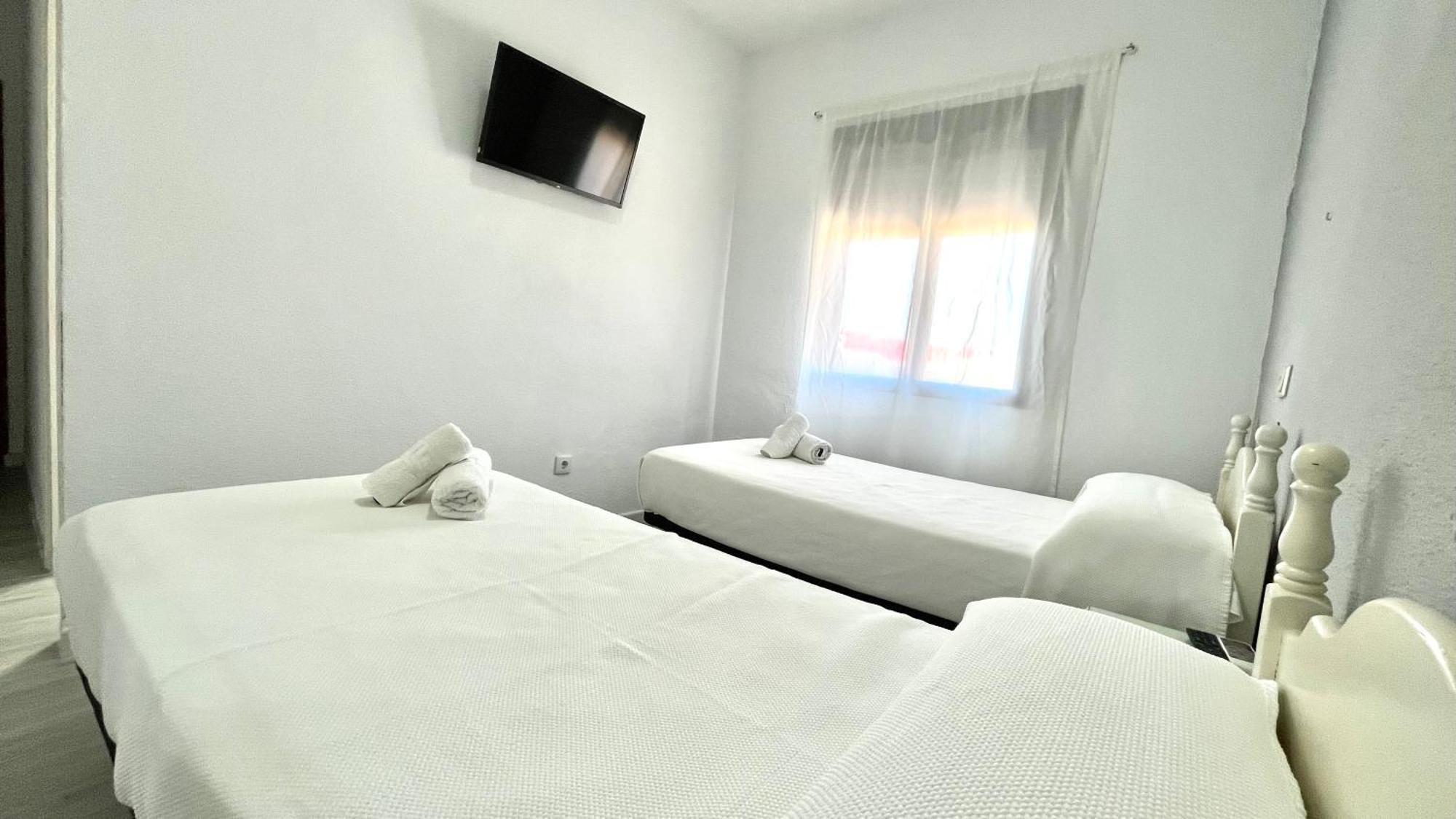 Hostal Carlos III Aldea Quintana 外观 照片