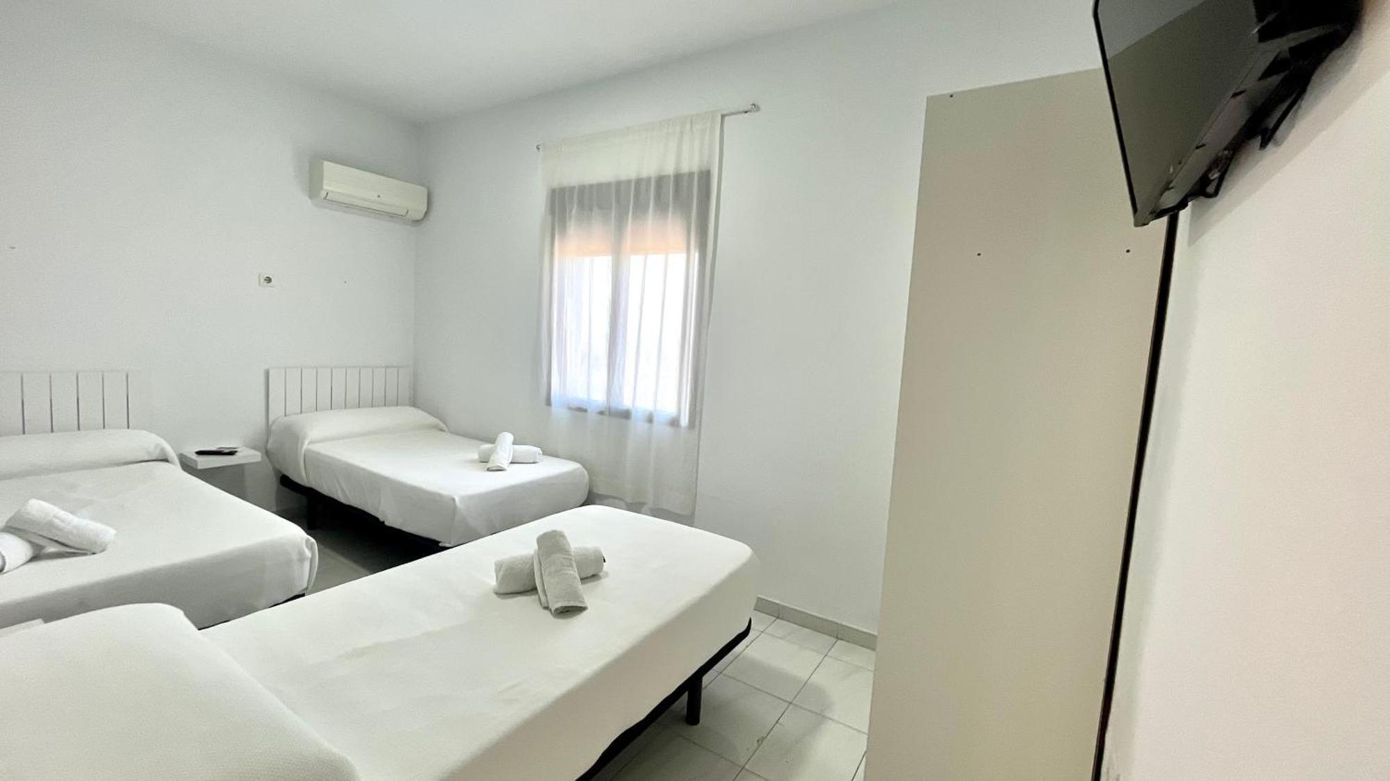 Hostal Carlos III Aldea Quintana 外观 照片