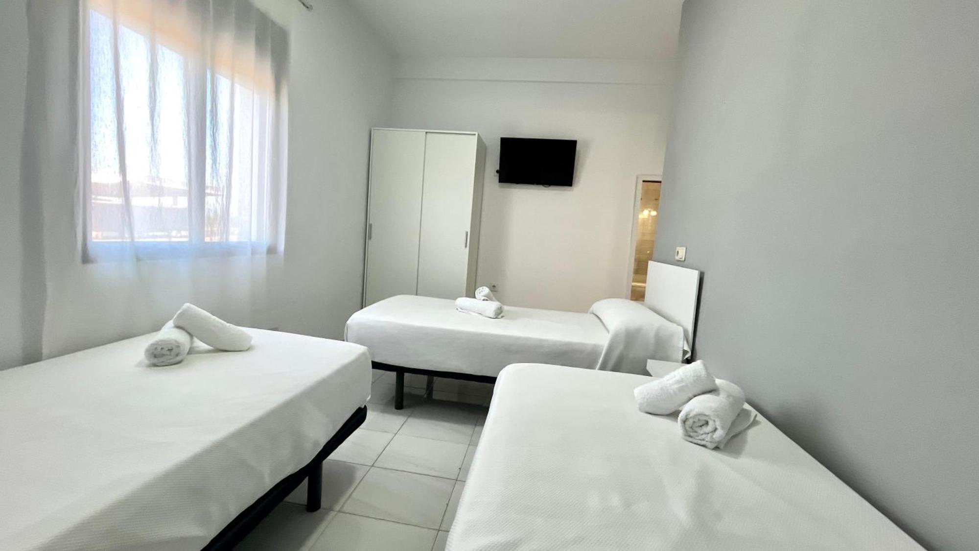Hostal Carlos III Aldea Quintana 外观 照片
